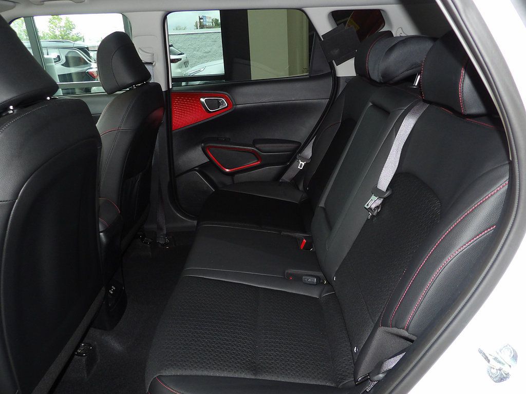 Used 2023 Kia Soul GT-Line FWD image 23