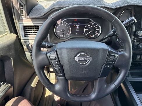 Used 2023 Nissan Titan SV w/ SV Convenience Package AWD/4WD image 9