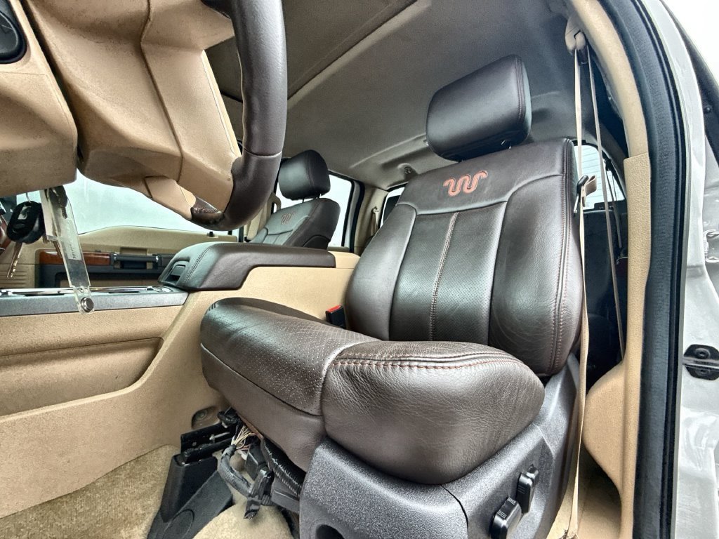Used 2016 Ford F250 King Ranch w/ FX4 Off-Road Package AWD/4WD image 14