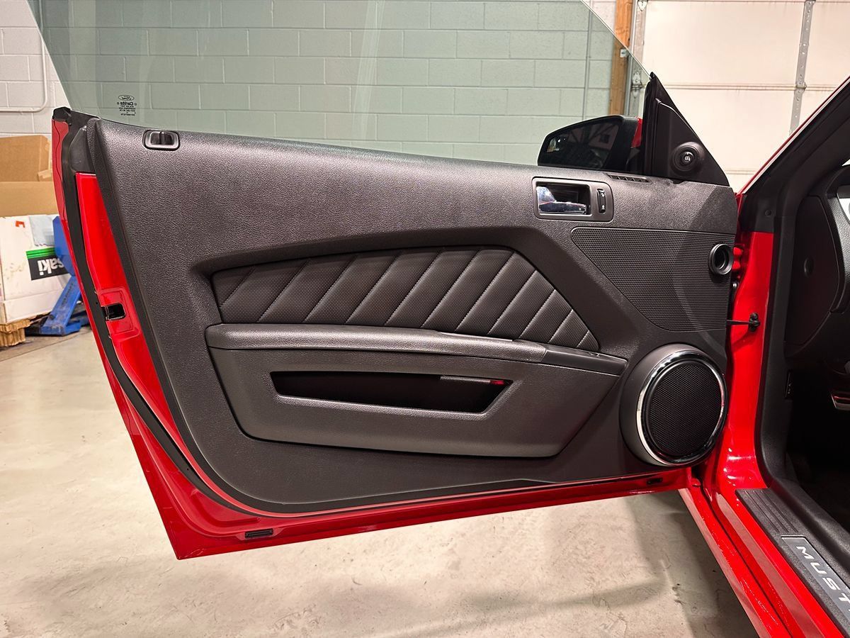 Used 2014 Ford Mustang GT Premium RWD image 22