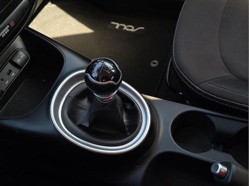Used 2015 Kia Soul image 20