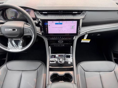 New 2026 Jeep Grand Cherokee Limited w/ Limited Altitude Package AWD/4WD image 11