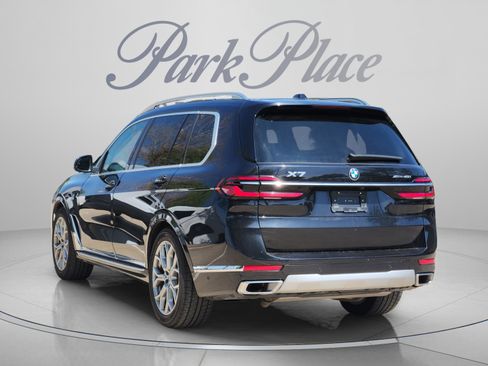 Used 2025 BMW X7 xDrive40i AWD/4WD image 3