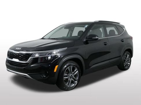 Used 2023 Kia Seltos S w/ Navigation Package FWD image 6