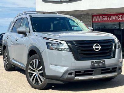 Used 2023 Nissan Pathfinder Platinum w/ Black Appearance Package