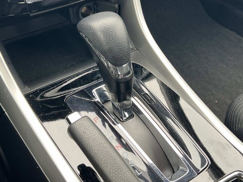 Used 2016 Honda Accord LX image 16