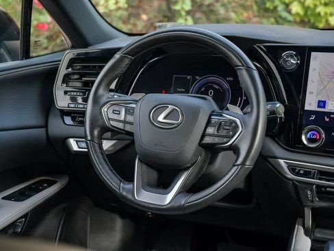 Used 2024 Lexus RX 350h w/ Convenience Package image 12