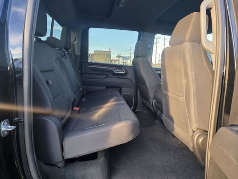 Used 2025 GMC Sierra 2500 SLE w/ SLE Value Package; image 15