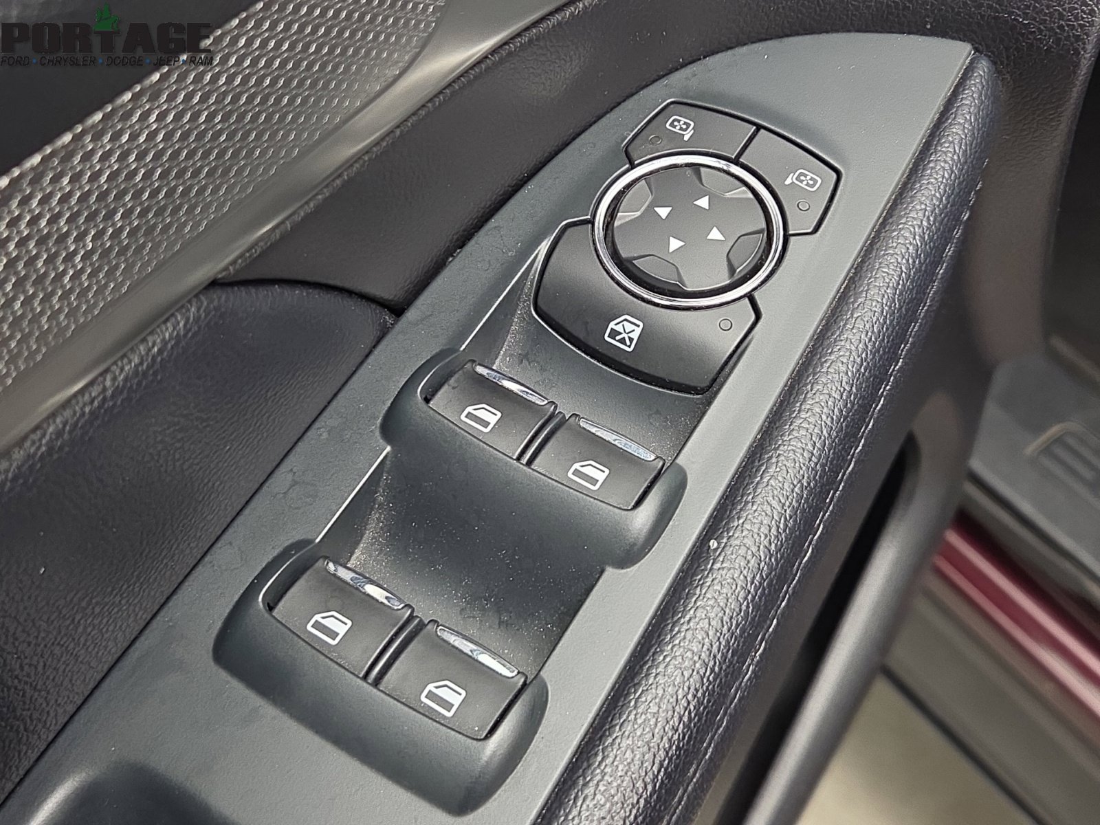 Used 2018 Ford Explorer XLT AWD/4WD image 15