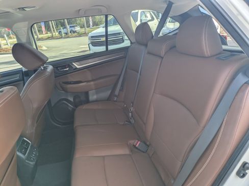 Used 2019 Subaru Outback 2.5i Touring image 13