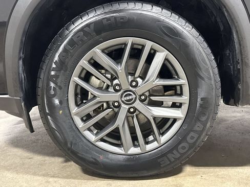 Used 2024 Nissan Rogue S FWD image 26