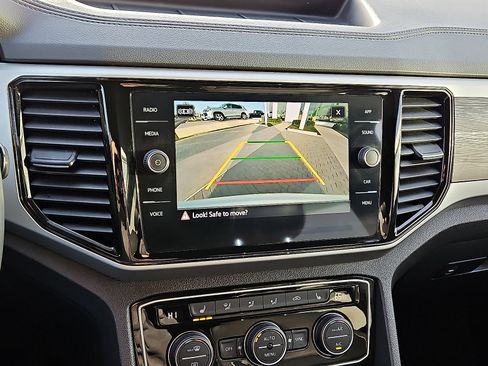 Certified 2023 Volkswagen Atlas Cross Sport SE image 16