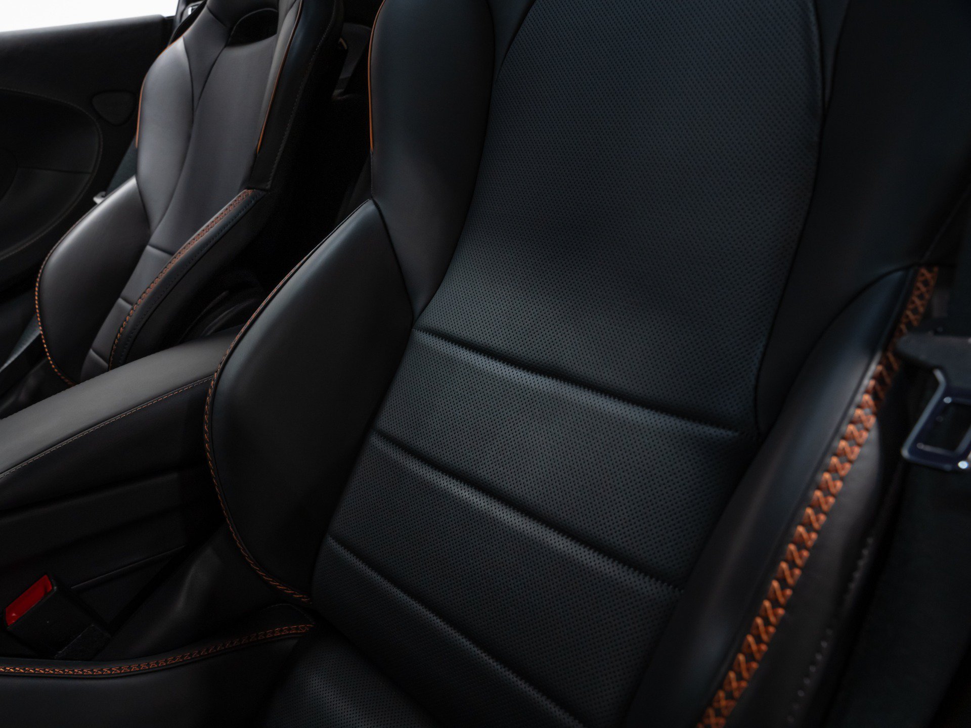 Used 2023 McLaren GT RWD image 37