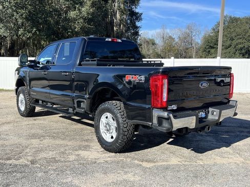 Used 2025 Ford F250 XLT w/ FX4 Off-Road Package image 3