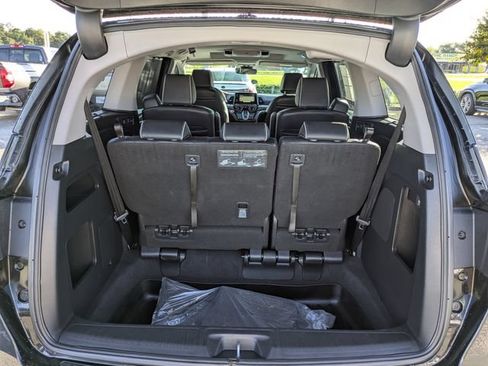 Used 2023 Honda Odyssey Elite image 13