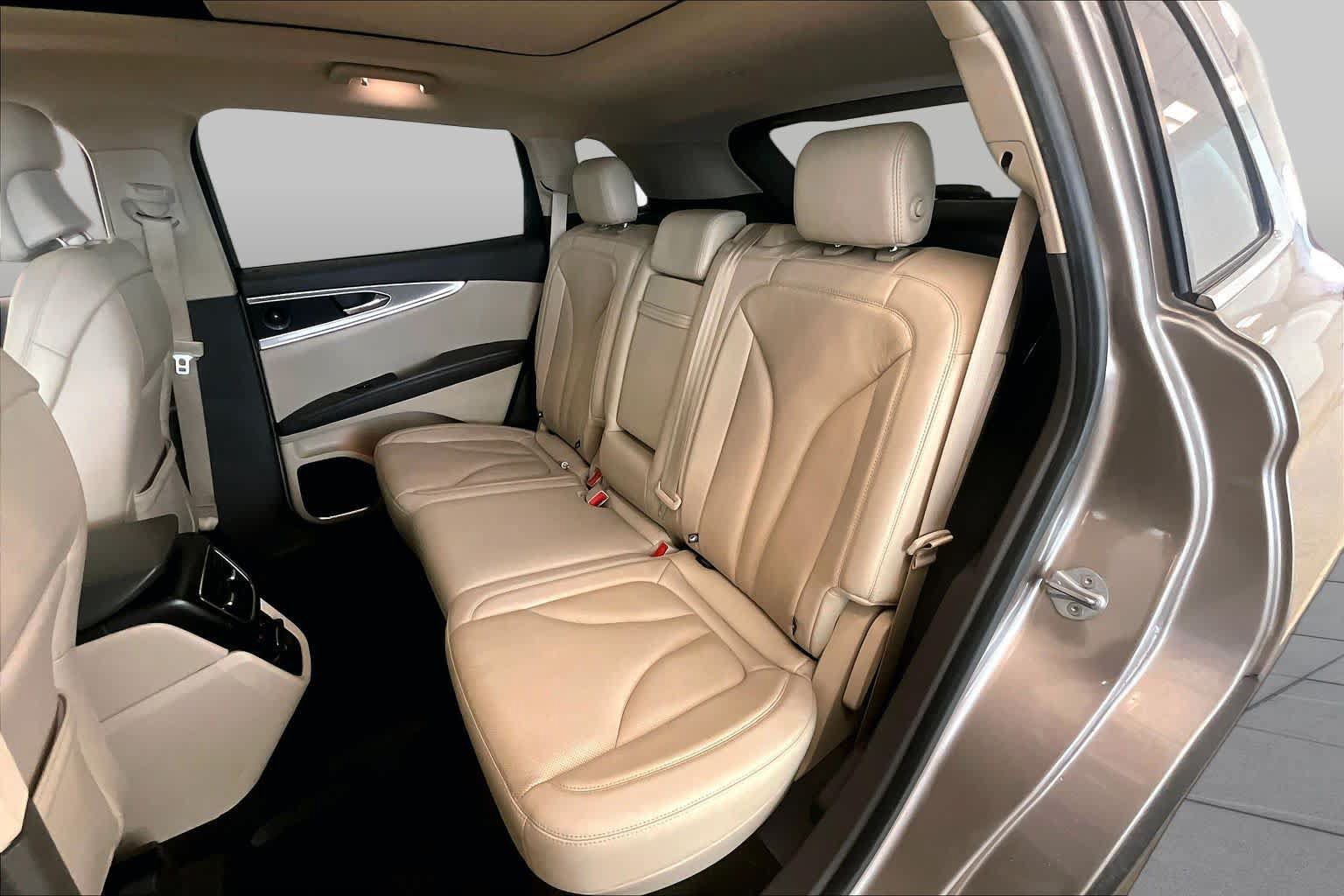 Used 2019 Lincoln Nautilus Reserve FWD image 18