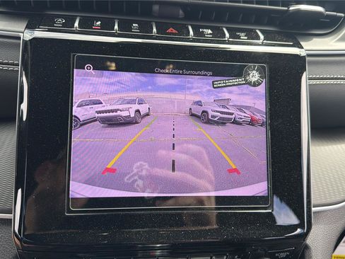New 2025 Jeep Grand Cherokee Laredo X w/ Luxury Tech Group I AWD/4WD image 26