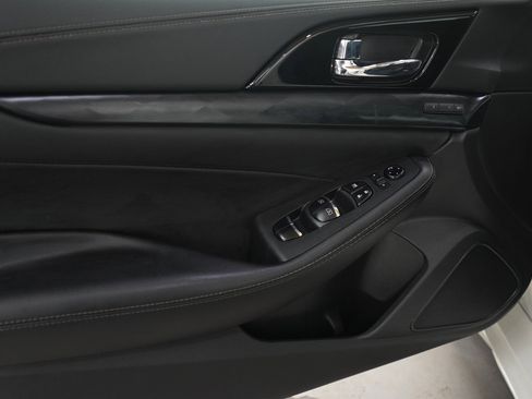 Used 2023 Nissan Maxima Platinum FWD image 22