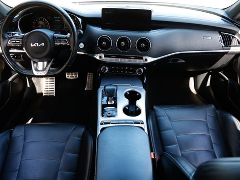 Used 2022 Kia Stinger GT2 image 2