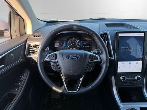Used 2024 Ford Edge SEL image 12