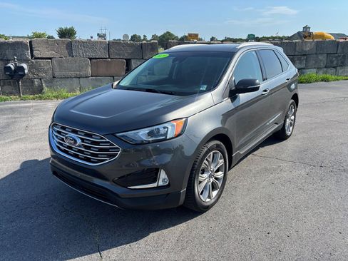 Used 2019 Ford Edge Titanium AWD/4WD image 3