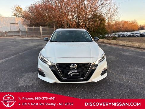 Certified 2020 Nissan Altima 2.5 SR w/ Premium Package image 4