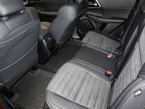 New 2026 Mitsubishi Outlander SE image 15