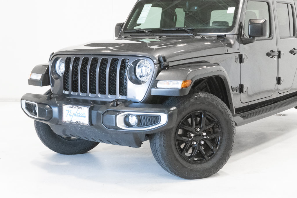 Certified 2023 Jeep Gladiator Sport AWD/4WD image 2