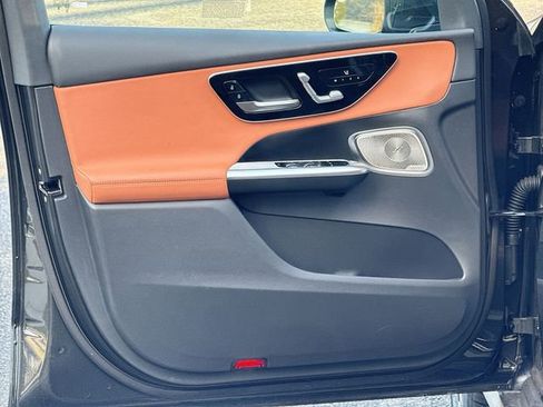 Used 2026 Mercedes-Benz GLC 300 4MATIC image 11