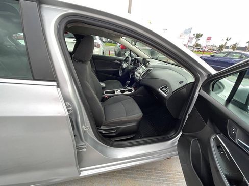 Used 2018 Chevrolet Cruze LS FWD image 16