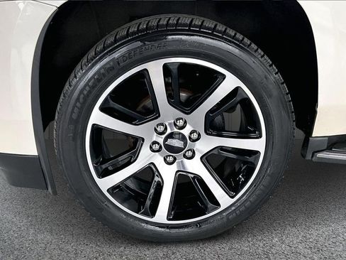 Used 2015 Cadillac Escalade Luxury image 37