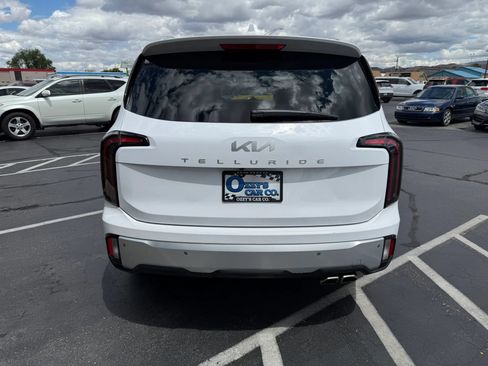 Used 2024 Kia Telluride EX w/ EX Captain's Chair Package FWD image 6