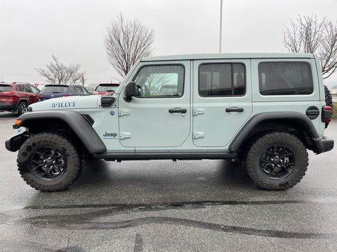 Used 2024 Jeep Wrangler Unlimited image 7