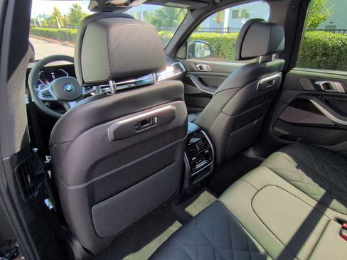 Used 2026 BMW X5 xDrive40i w/ M Sport Package AWD/4WD image 19