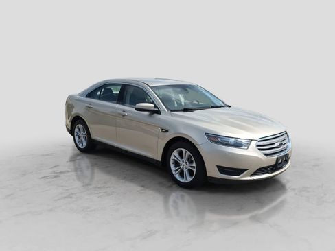 Used 2017 Ford Taurus SEL w/ Equipment Group 201A FWD image 2