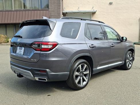 Used 2023 Honda Pilot Elite image 11