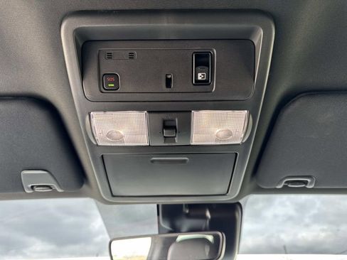 Used 2023 Nissan Titan PRO-4X image 46