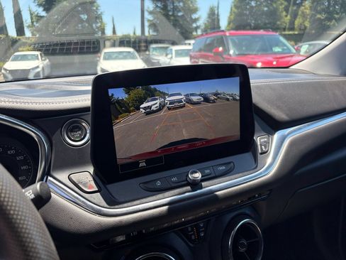 Used 2025 Chevrolet Blazer LT FWD image 25