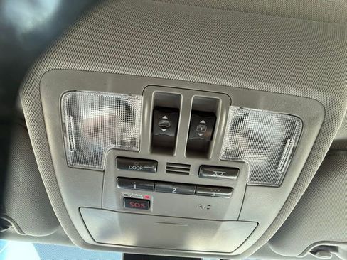 Used 2017 Toyota Highlander Limited Platinum image 17