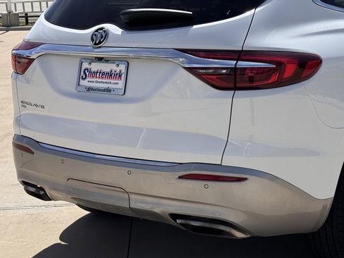 Used 2021 Buick Enclave Premium w/ Sun and Sites Package image 6