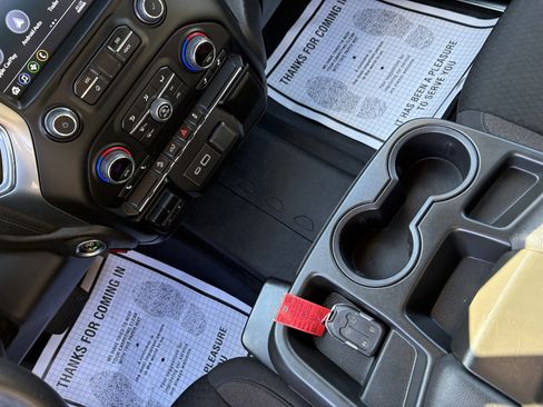 Used 2022 Chevrolet Silverado 2500 LT w/ Convenience Package image 27