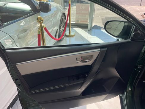 Used 2015 Toyota Corolla LE FWD image 8