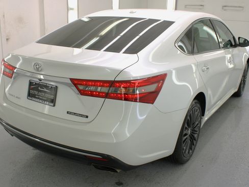 Used 2016 Toyota Avalon Touring image 9