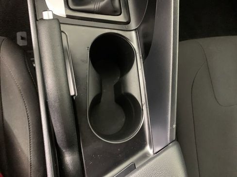 Used 2023 Hyundai Elantra SEL image 25