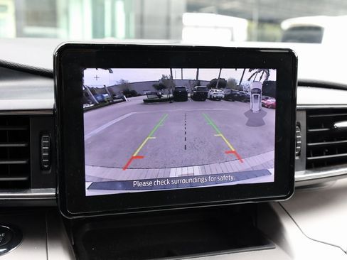 Used 2022 Ford Explorer XLT w/ Equipment Group 202A image 33