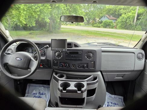 Used 2012 Ford E-150 and Econoline 150 w/ PWR Group image 9