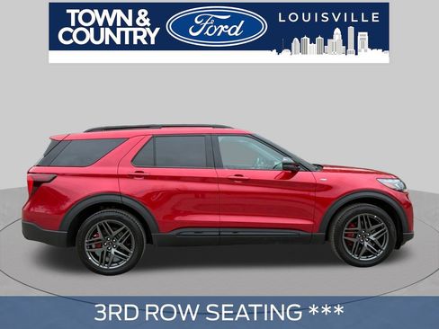 Used 2025 Ford Explorer ST-Line w/ ST-Line Street Pack AWD/4WD image 2