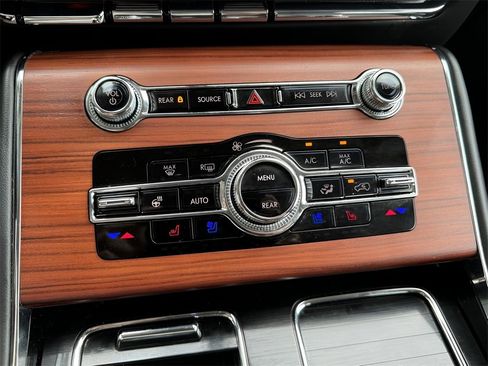 Used 2024 Lincoln Aviator Reserve w/ Elements Package Plus image 16