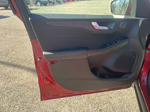 New 2026 Ford Escape SE w/ PHEV Premium Package FWD image 11