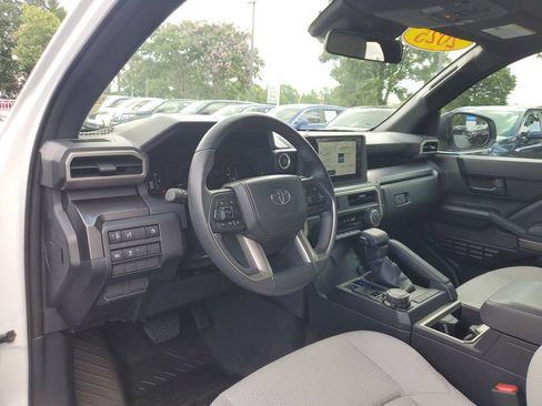 Used 2025 Toyota 4Runner SR5 AWD/4WD image 16